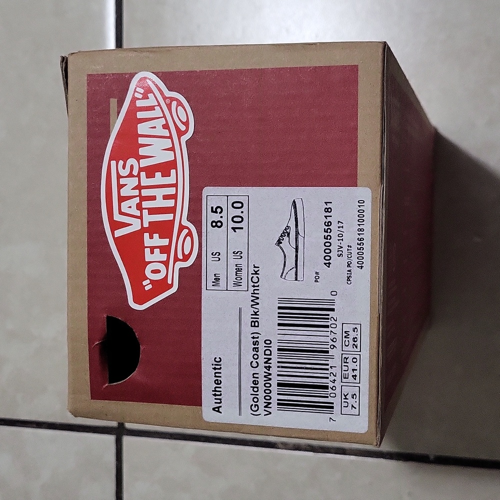 Vans - Picture 8 of 10